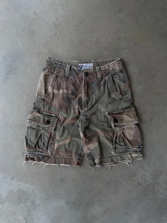 Vintage American Eagle Outfitters Camo Cargo Shorts - 30