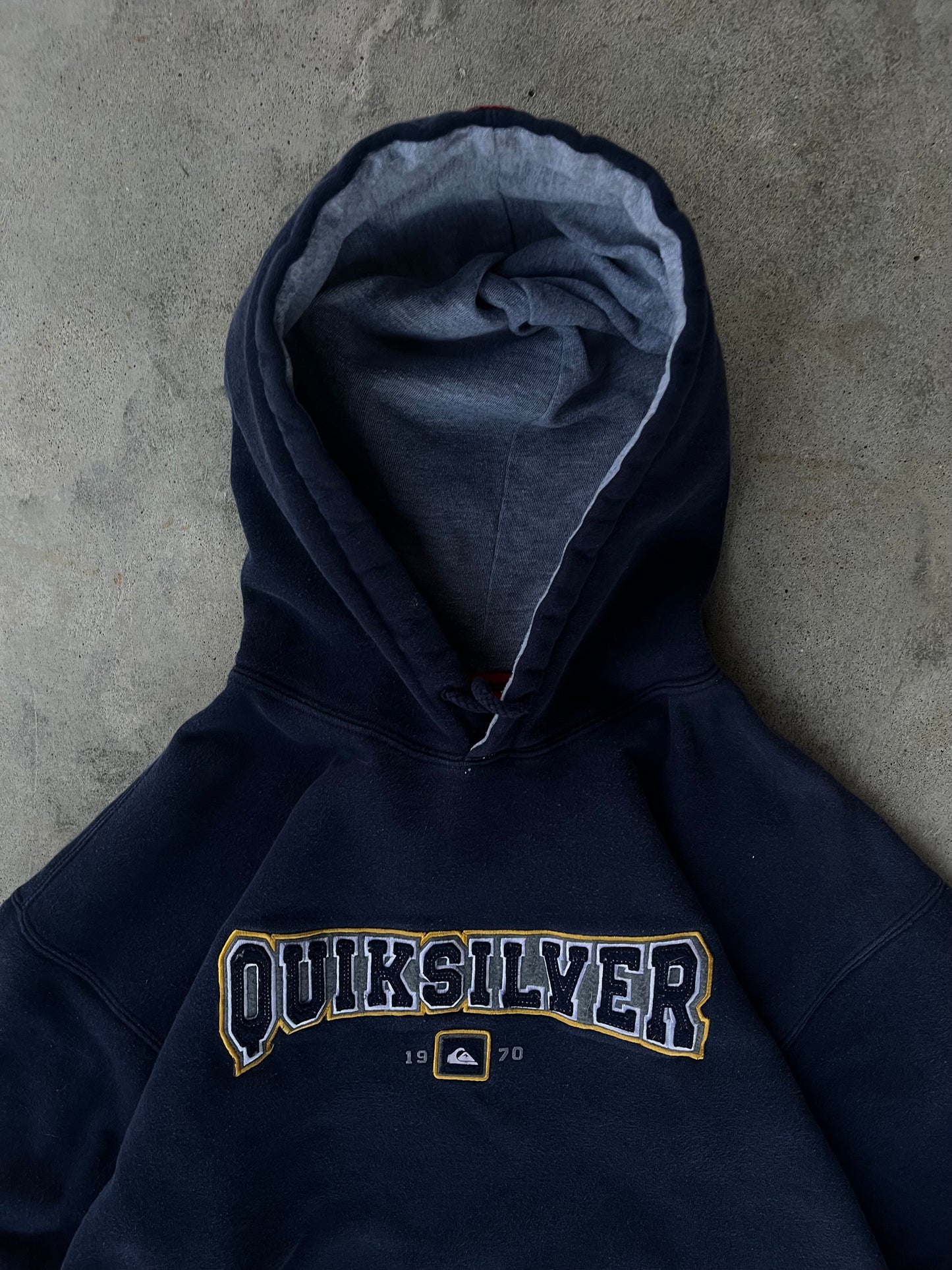 Vintage Quiksilver Embroidered Surf Hoodie - M