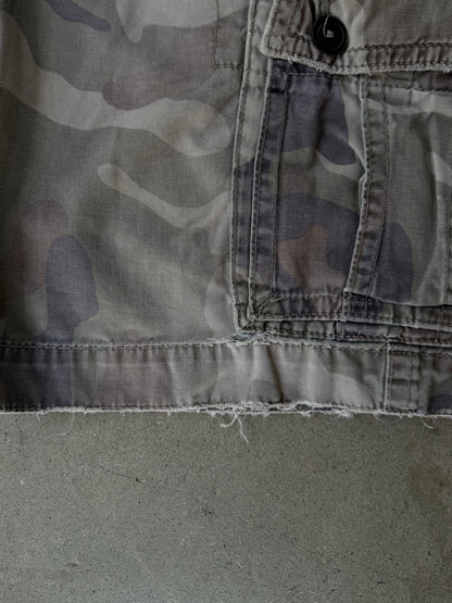 Vintage American Eagle Outfitters Camo Cargo Shorts - 32