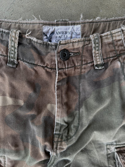 Vintage American Eagle Outfitters Camo Cargo Shorts - 30