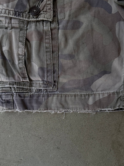 Vintage American Eagle Outfitters Camo Cargo Shorts - 32