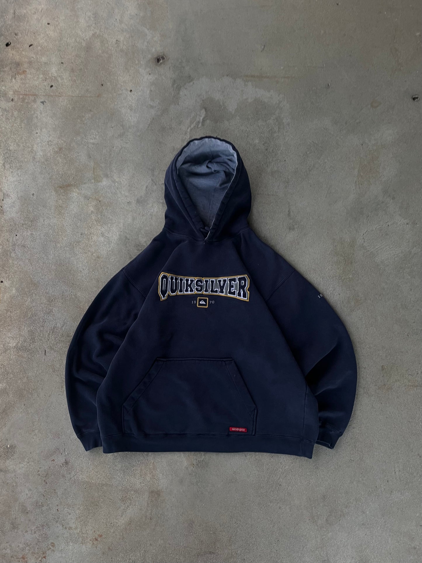 Vintage Quiksilver Embroidered Surf Hoodie - M